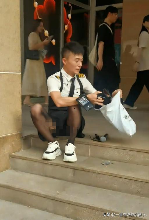 穿丝袜的男学生,校园时尚新潮流