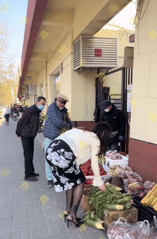 附近丝袜妇女,探寻附近神秘丝袜女性的魅力世界