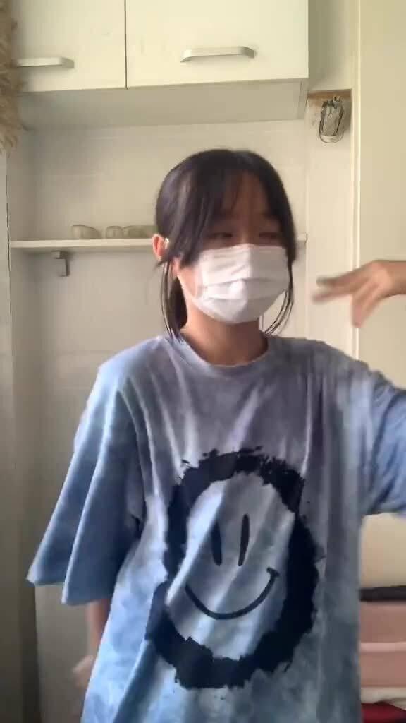 封嘴后带上口罩视频,防疫新风尚