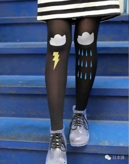 玩弄丝袜少妇,揭秘少妇的私密魅力