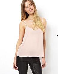 中国无打底内衣秀视频,无底内衣秀引领潮流新风尚